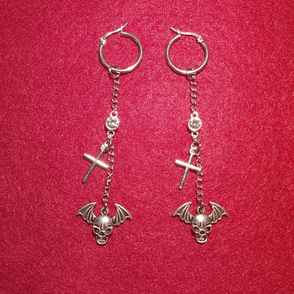 Earrings - Picture 1 of 2